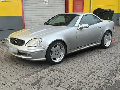 Gebraucht Mercedes SLK230 197 PS (144 kW) 2001 Silber Cabrio