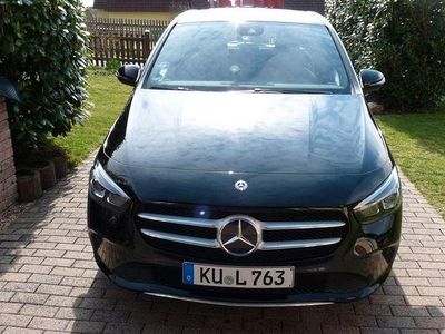 Gebraucht Mercedes B180 Progressive 116 PS (85 kW) 2019 Schwarz Van / Kleinbus