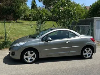 Gebraucht Peugeot 207 CC 120 PS (88 kW) 2013 Grau Cabrio