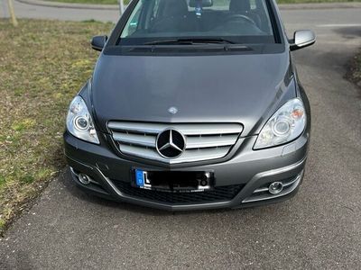 gebraucht Mercedes E200 B klasse Turbo