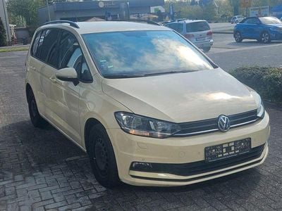 Occasion VW Touran 116 PK (85 kW) 2020 Geel MPV