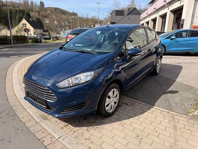 Gebraucht Ford Fiesta Trend 60 PS (44 kW) 2015 Blazer blue Limousine