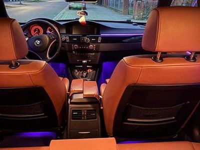 Weiß Gebraucht 2009 BMW 330 M Sport Kombi | 9.000 €