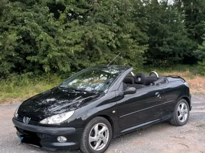 Gebraucht Peugeot 206 CC 109 PS (80 kW) 2006 Schwarz Cabrio