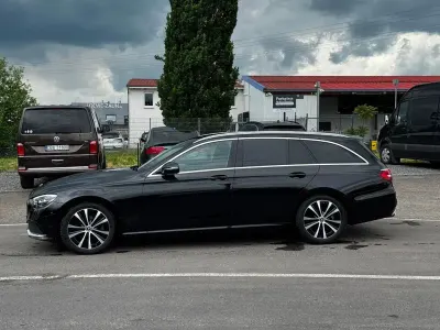 Gebraucht Mercedes E220 194 PS (142 kW) 2021 Schwarz Limousine
