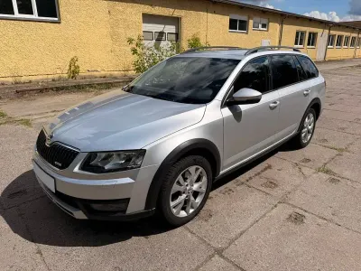 Gebraucht Skoda Octavia Scout 4x4 184 PS (135 kW) 2016 Silber Kombi