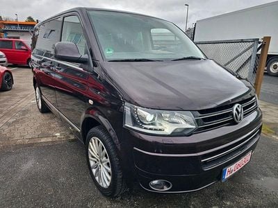 Usata VW T5 Life 140 CV (102 kW) 2013 Viola Furgone
