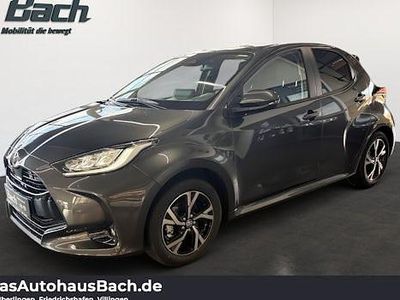 Neu Toyota Yaris Hybrid 116 PS (85 kW) 2025 Grau Limousine