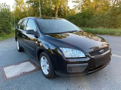 gebraucht Ford Focus 1,8 Style Style