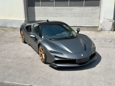 Gebraucht Ferrari SF90 999 PS (734 kW) 2024 Grau