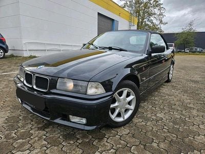 Schwarz Gebraucht 1995 BMW 318 Cabriolet M Sport Cabrio | 4.799 €