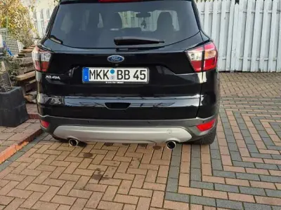 Gebraucht Ford Kuga Titanium 150 PS (110 kW) 2019 Schwarz SUV