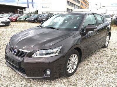 Lexus CT200h