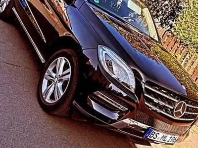 Gebraucht Mercedes ML350 258 PS (189 kW) 2014 Schwarz SUV