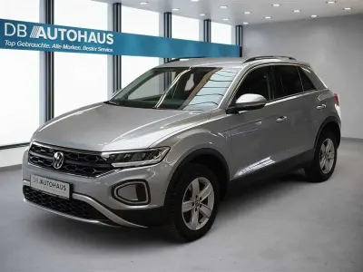 Gebraucht VW T-Roc Life 150 PS (110 kW) 2024 Silber SUV
