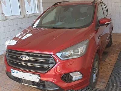 Rot Gebraucht 2019 Ford Kuga ST-Line SUV | 18.400 € (Fairer Preis)