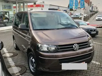 Gebraucht VW Multivan 140 PS (102 kW) 2010 Braun Van / Kleinbus
