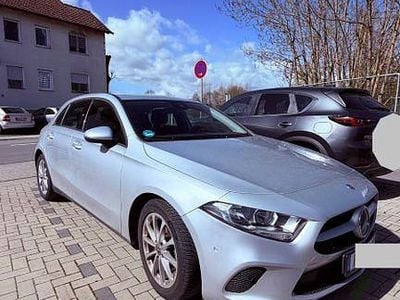 Gebraucht Mercedes A180 136 PS (100 kW) 2019 Silber Limousine