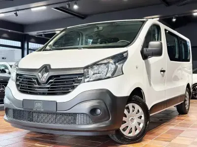 Gebraucht Renault Trafic Expression 122 PS (89 kW) 2019 Gletscherweiss Van / Kleinbus