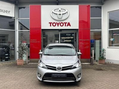 Gebraucht Toyota Verso Life 147 PS (108 kW) 2014 Silber Van / Kleinbus
