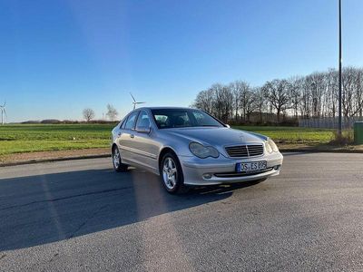 Silber Gebraucht 2004 Mercedes C220 Avantgarde Limousine | 1.800 € (Guter Preis)