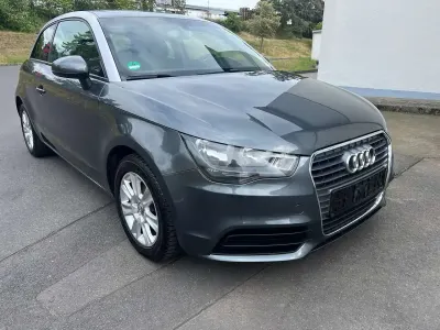 Używany Audi A1 Attraction 86 KM (63 kW) 2011 Szary Hatchback