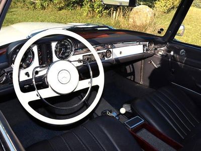 Gebraucht Mercedes 230 150 PS (110 kW) 1964 Weiß Cabrio