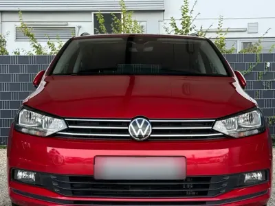 Gebraucht VW Touran 150 PS (110 kW) 2023 Rot metallic Van / Kleinbus