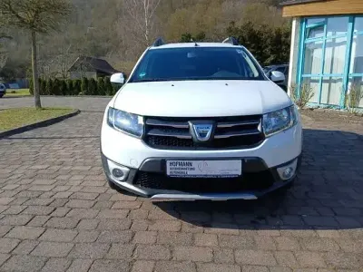 Gebraucht Dacia Sandero Prestige 90 PS (66 kW) 2014 Weiß Kleinwagen