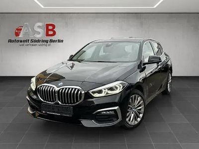 Begagnad BMW 120 Luxury Line 190 HK (139 kW) 2020 Svart Halvkombi