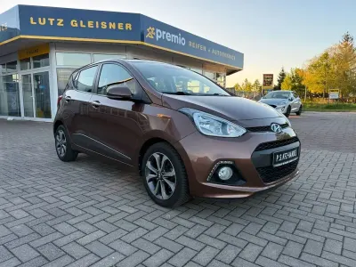 Gebraucht Hyundai i10 Style 87 PS (63 kW) 2015 Braun Kleinwagen