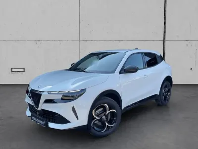Neu Alfa Romeo Junior Ti 145 PS (106 kW) 2026 Weiß (weiss) SUV