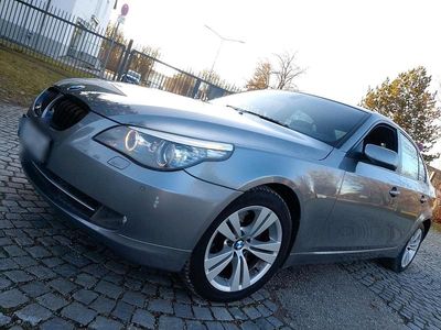Gebraucht BMW 525 218 PS (160 kW) 2009 Grau Limousine