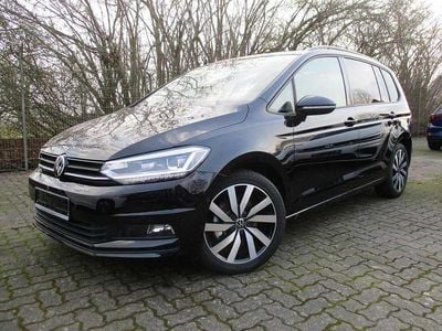 Gebraucht VW Touran Highline 150 PS (110 kW) 2025 Deepblack Van / Kleinbus