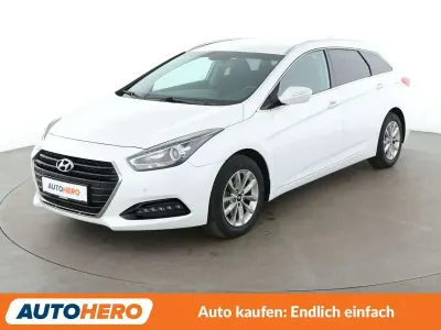 Gebraucht Hyundai i40 Trend 135 PS (99 kW) 2018 White crystal Kombi
