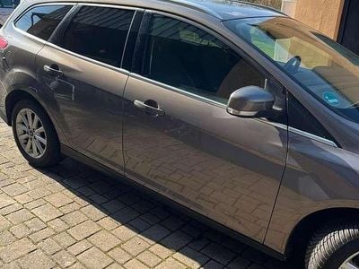 Usata Ford Focus Titanium 120 CV (88 kW) 2015 Marrone Station wagon