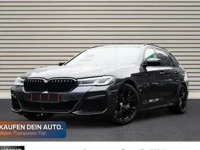 Gebraucht BMW 520 M Sport 190 PS (139 kW) 2022 Sophistograu brillanteffekt Limousine
