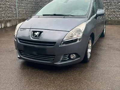 Gebraucht Peugeot 5008 150 PS (110 kW) 2011 Grau Van / Kleinbus