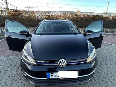 Gebraucht VW Golf VII Sound 131 PS (96 kW) 2018 Schwarz Kombi