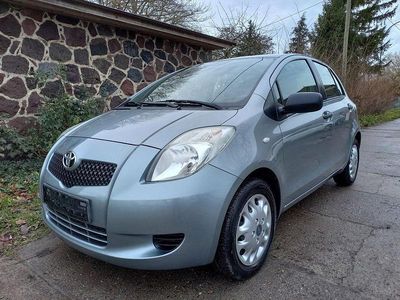 Gebraucht Toyota Yaris 69 PS (50 kW) 2008 Silber Limousine