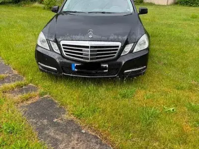 Gebraucht Mercedes E350 Avantgarde 231 PS (169 kW) 2009 Schwarz Limousine