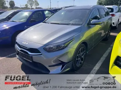 Gebraucht Kia Ceed Sportswagon 160 PS (117 kW) 2023 Lunarsilbermet. Kombi