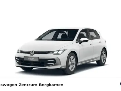 Gebraucht VW Golf VIII Life 150 PS (110 kW) 2025 Pure white Limousine
