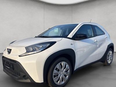 Neu Toyota Aygo X Business Edition 72 PS (52 kW) 2025 Weiß SUV