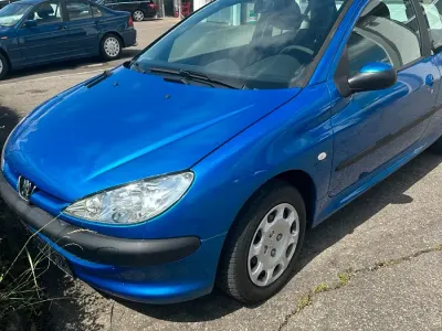 Gebraucht Peugeot 206 60 PS (44 kW) 2005 Blau Kleinwagen