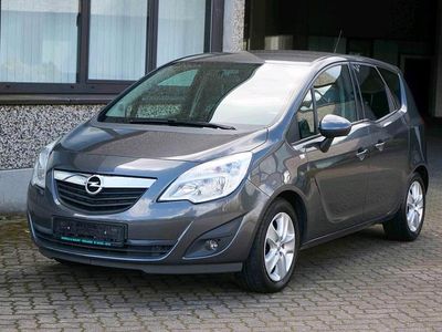 Usado Opel Meriva Design Edition 101 HP (74 kW) 2011 Cinzento Monovolume
