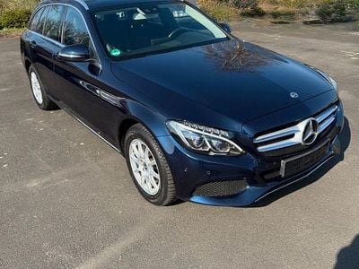 Gebraucht Mercedes C220 AMG line 170 PS (125 kW) 2017 Blau Limousine