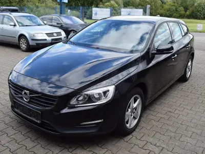 Używany Volvo V60 Business Edition 150 KM (110 kW) 2016 Czarny Kombi