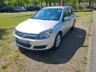 Gebraucht Opel Astra 105 PS (77 kW) 2004 Silber Limousine