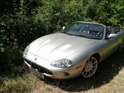 Gebraucht Jaguar XKR 363 PS (266 kW) 1999 Silber Cabrio